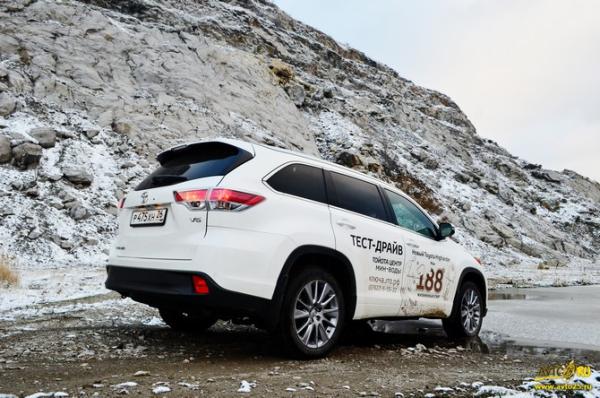 Горный паркетник: тест-драйв Toyota Highlander